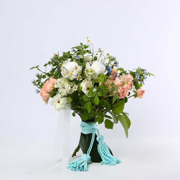 The “Spring Lightness” bouquet