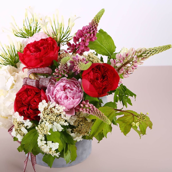 Summer composition with white hydrangea