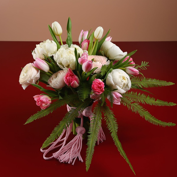 Bouquet white-pink of spring flowers
