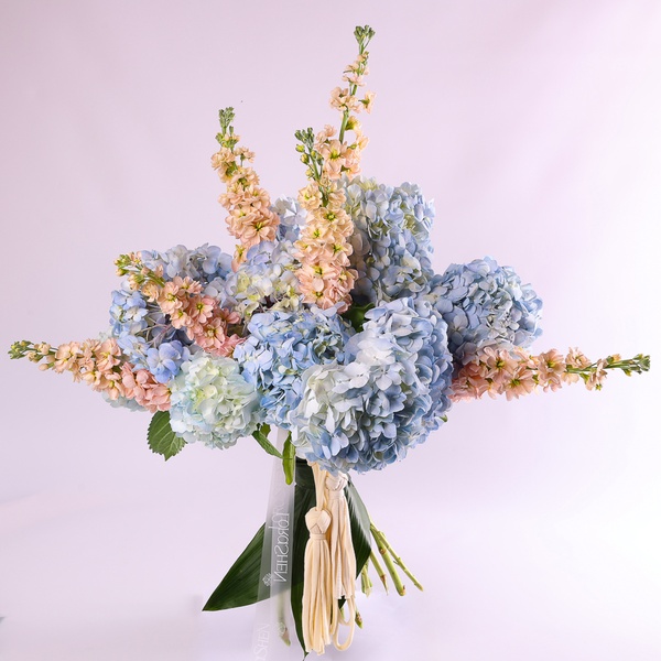 Букет «Azure Couture»