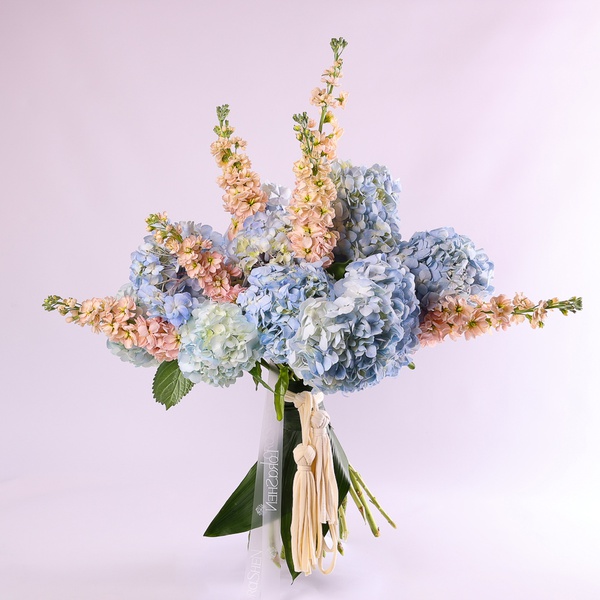 Букет «Azure Couture»