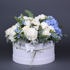 Composition with white peonies