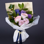 Complimentary bouquet with ranunculus
