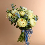 Bouquet of 15 yellow peonies
