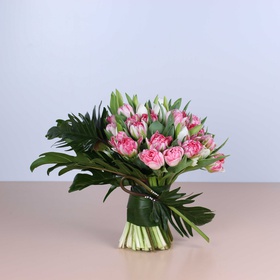 Bouquet of 35 pink tulips, Height 40 cm.