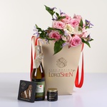 Gift set with a delicate bouquet