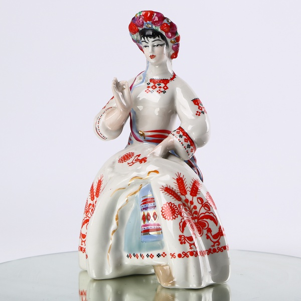 Статуетка «Вишивальниця» 1 ( 1973 – 2005 р)