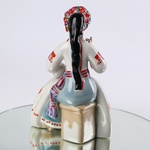 Статуетка «Вишивальниця» 1 ( 1973 – 2005 р)