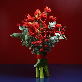 Bouquet of red amaryllis