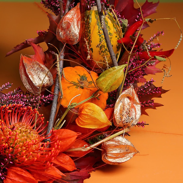 Wreath with pumpkins