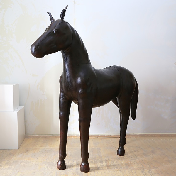 Designer horse sculpture by Andrew Martin