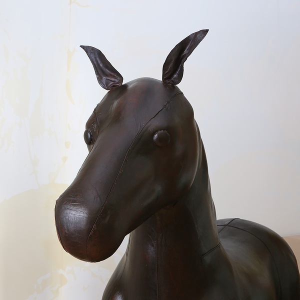 Designer horse sculpture by Andrew Martin