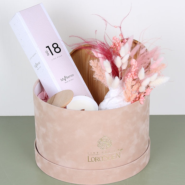 Gift set in a hat box "Heart of Beauty"