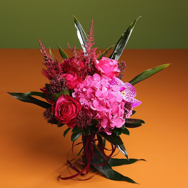 Bright bouquet with wanda