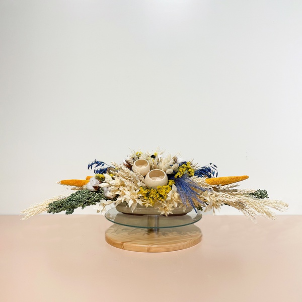 Composition of dried flowers in the national style