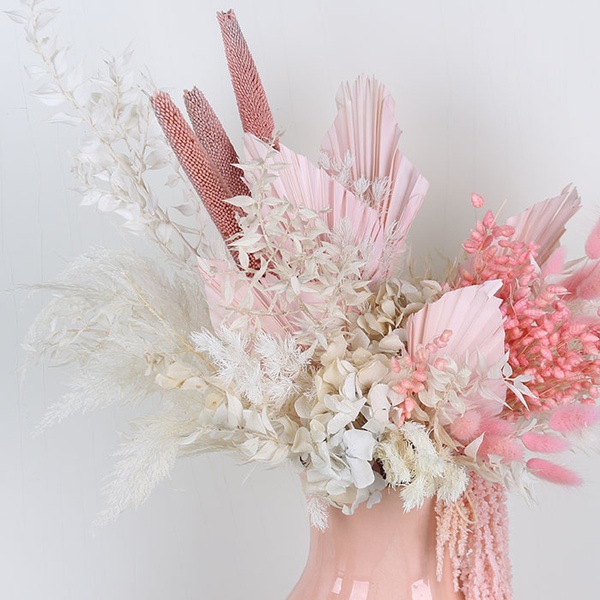 Interior composition in a GLECHYK vase "Pink Cloud"