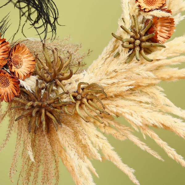 A wreath of dried flowers