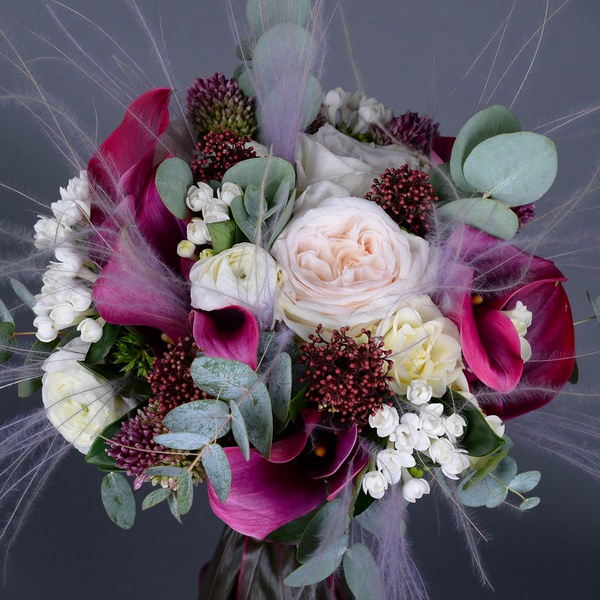 Classic wedding bouquet with calla lilies