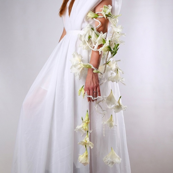 «White Waterfall» is a bespoke bridal arm composition
