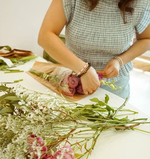 Reusing bouquet packaging