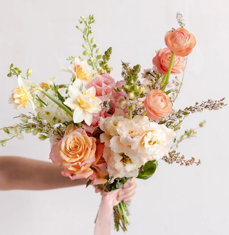 How to make a bouquet with your own hands?