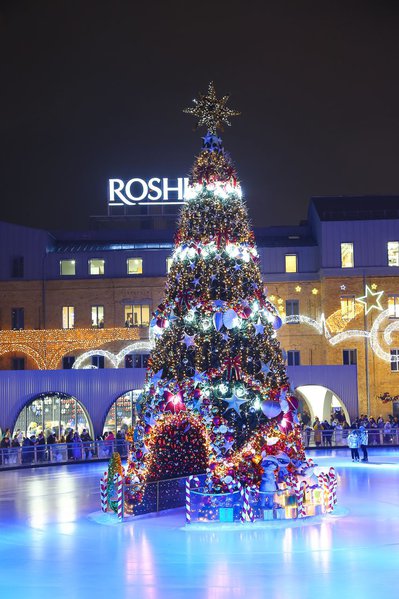 A modern classic for the Roshen Winter Village Christmas ice rink