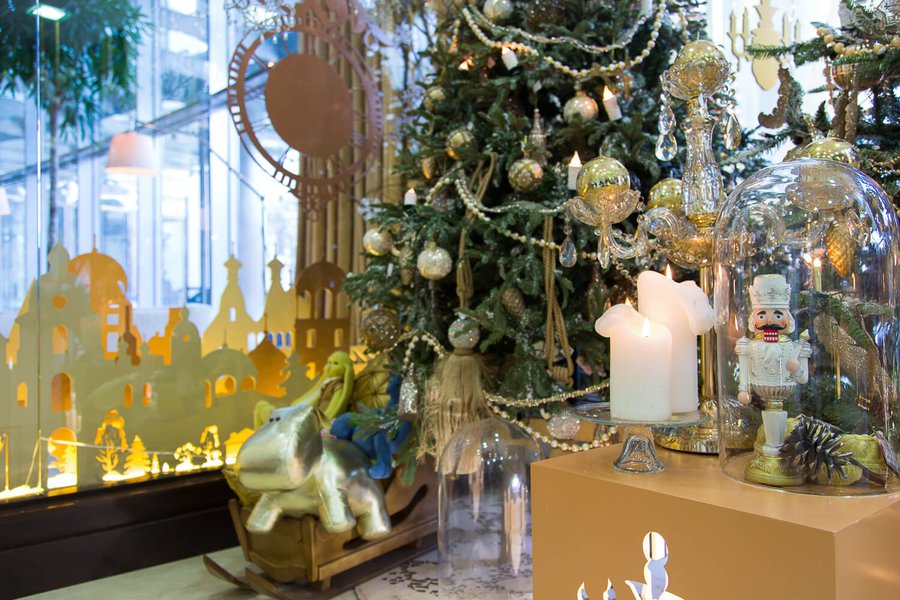 Новогоднее оформление бутика LoraShen в Hyatt Regency Kyiv 2015