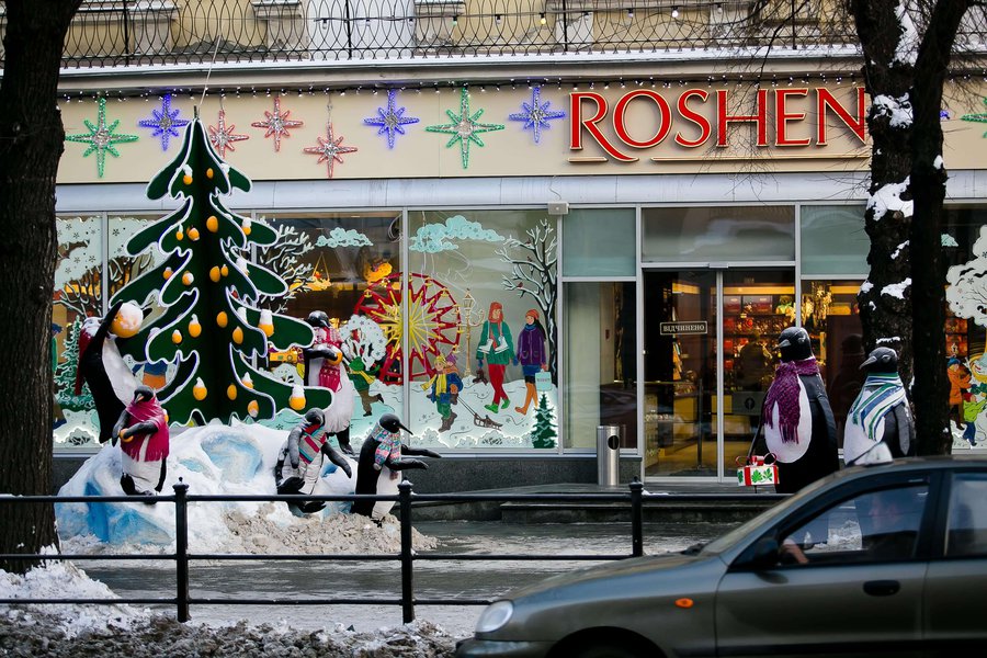 Winter decoration for Lviv Roshen Store 2017