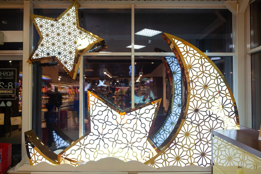 A star showcase for the "Roshen" store in Kyiv