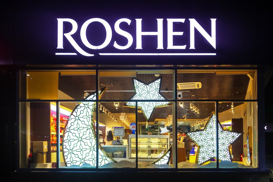 A star showcase for the "Roshen" store in Kyiv