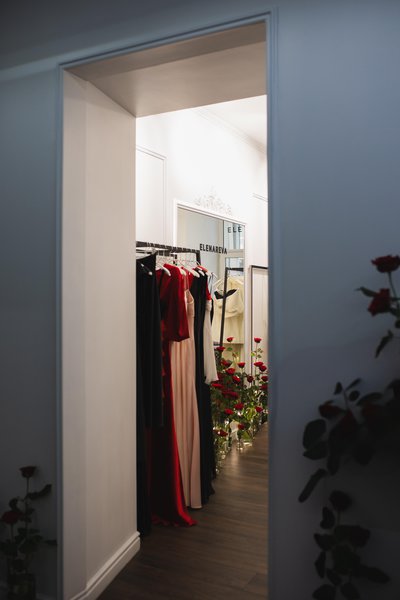 Red roses: Elena Reva’s fashion show