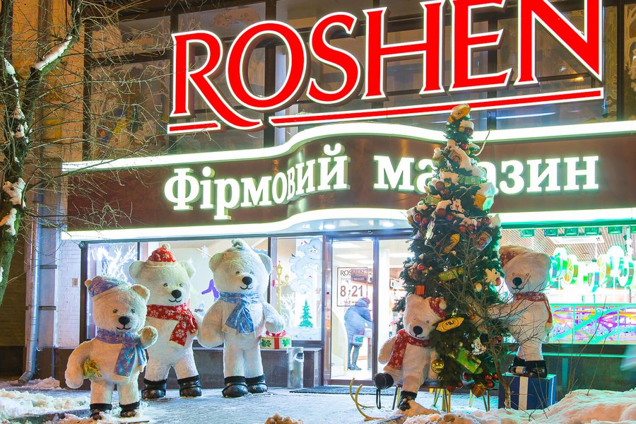 Winter decoration for Kiev Roshen Store 2017