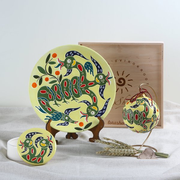 Collection of ceramic balls and plates "Year of the Dragon"