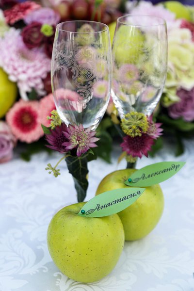Садове весілля з фруктовими нотками