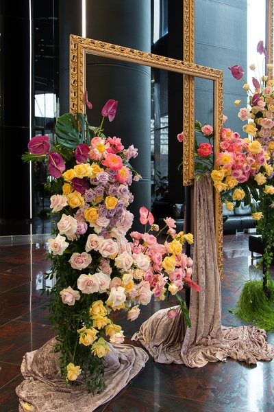 Spring flower art: photo zone for the IQ business center