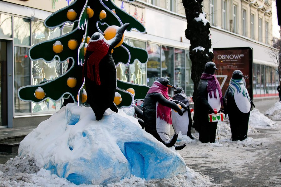 Зимние декорации для Roshen в г. Львове 2017