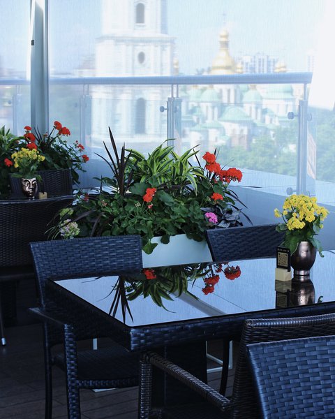 Summer green design update for the Hyatt Regency Kyiv hotel