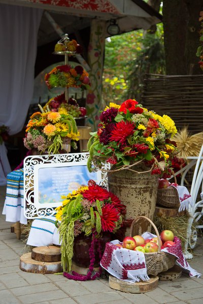 Ukrainian styled Wedding "Back To the Routes"