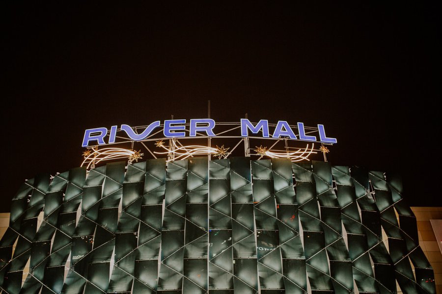 Новогодние декорации для River Mall