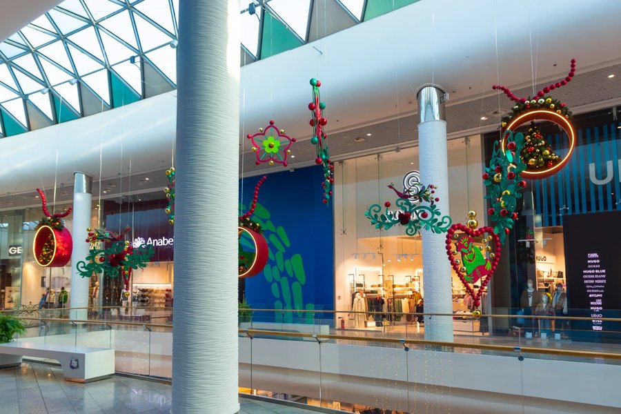 Рождественское оформление «Берегиня» в ТРЦ Ocean Plaza
