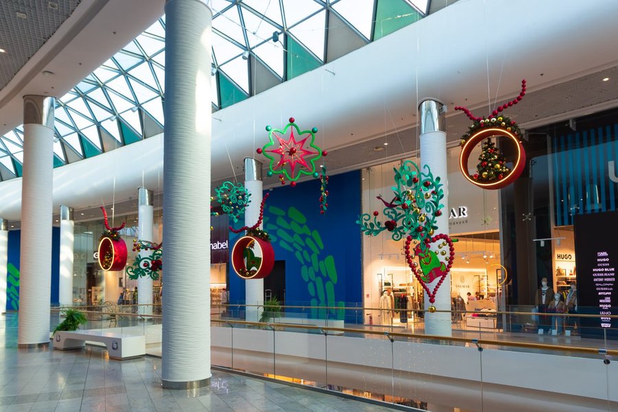 Рождественское оформление «Берегиня» в ТРЦ Ocean Plaza