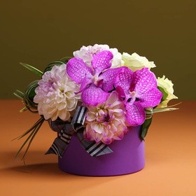 Floral composition "Lilac mood"