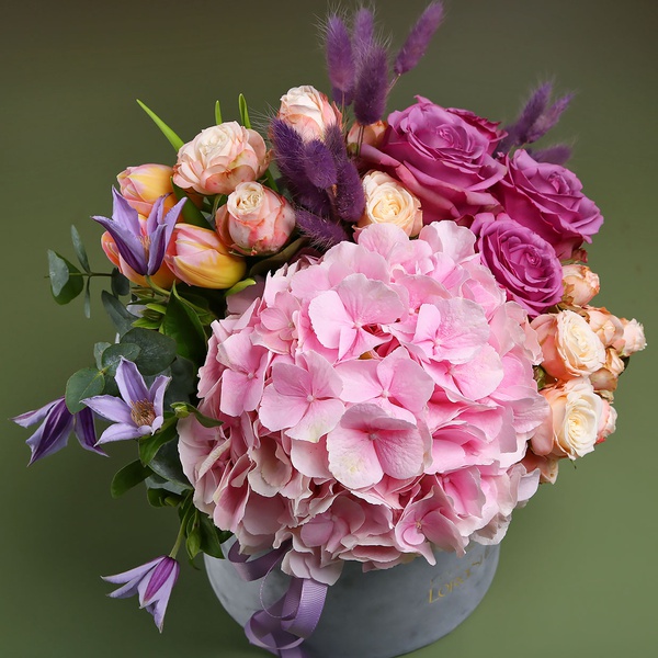 Floral composition pink-purple