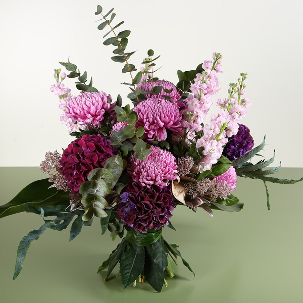 Букет лилово-фиолетовый с хризантемой
