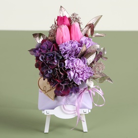 Magenta composition in an envelope