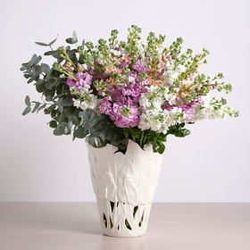 Bouquet of mix 51 mattiola in a vase
