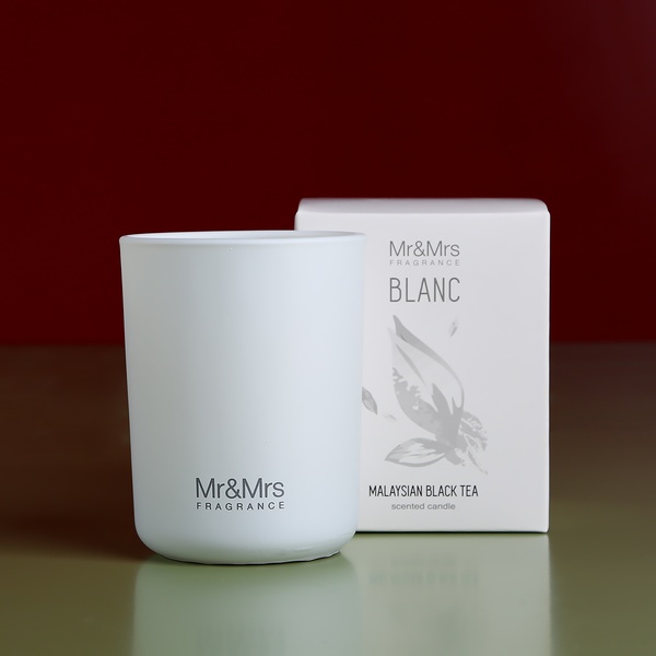 Арома свеча Mr & Mrs Fragrance Blanc Candle "Malaisian Black Tea"