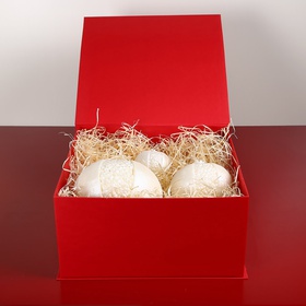 Set of white candles "Pomegranate" in a box