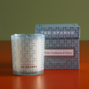 Арома свеча "White cardamone & Vetiver" Ted Sparks