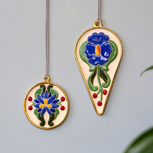 Керамічний медальйон «Синя квітка»